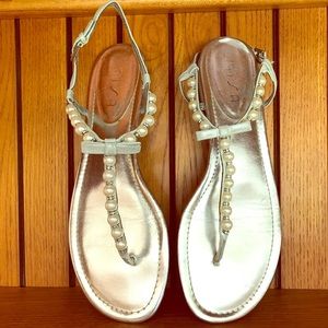 Silver pearl and crystal Unisa flat sandals sz 11